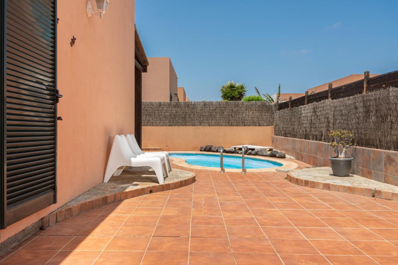 Lovely 2-Bed Villa In Corralejo Fuerteventura Bagian luar foto